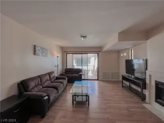 Photo #4: 2487440 Listing 