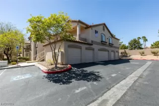 Photo #2: 2487445 Listing