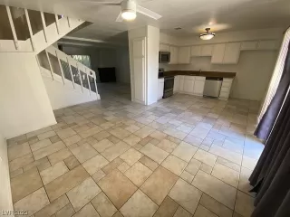 Photo #3: 2487463 Listing