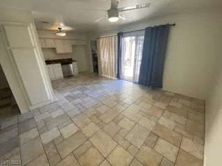 Photo #4: 2487463 Listing