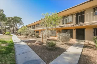 Photo #2: 2487493 Listing