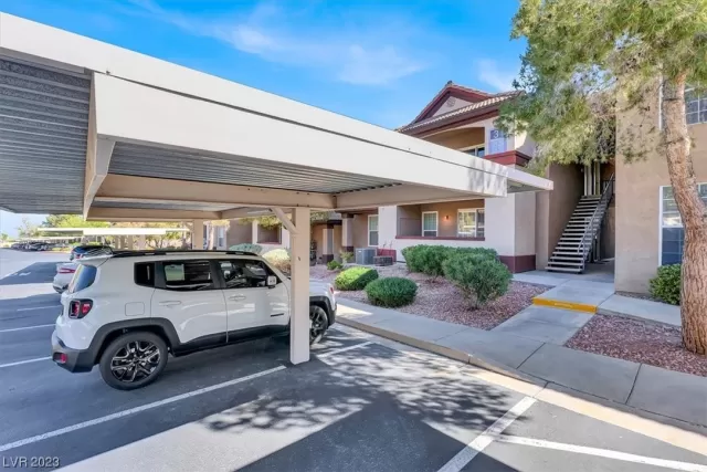 MLS: 2487525 Condo For Sale