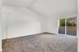 Photo #4: 2487525 Listing