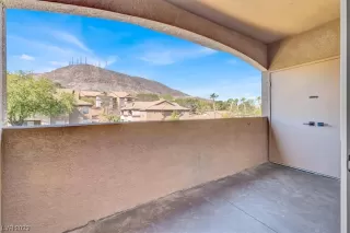 Photo #5: 2487525 Listing