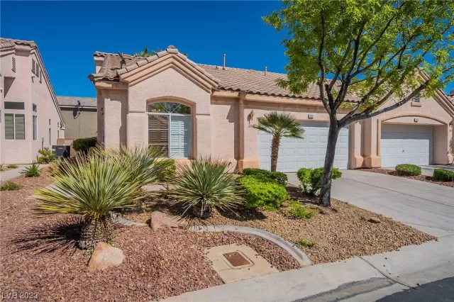 MLS: 2487535 Condo For Sale