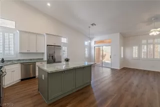 Photo #2: 2487535 Listing 