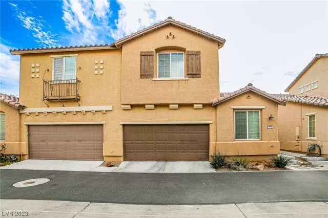 MLS: 2487544 Condo For Sale