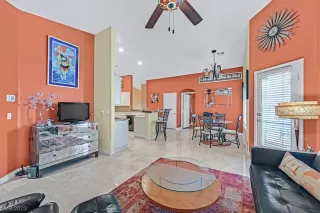 Photo #4: 2487552 Listing