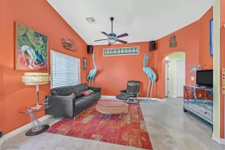 Photo #5: 2487552 Listing