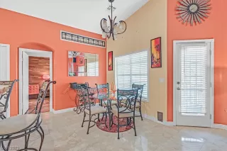 Photo #6: 2487552 Listing