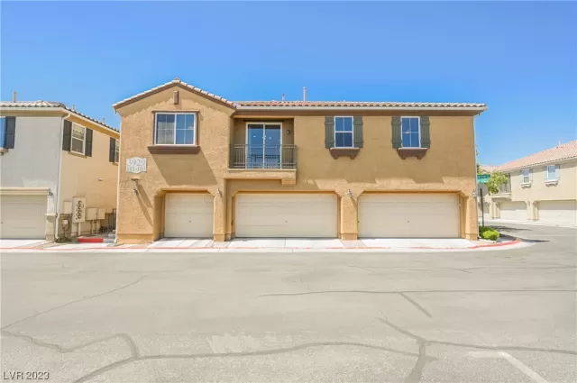 MLS: 2487554 Condo For Sale