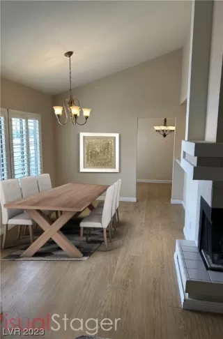 Photo #3: 2487561 Listing