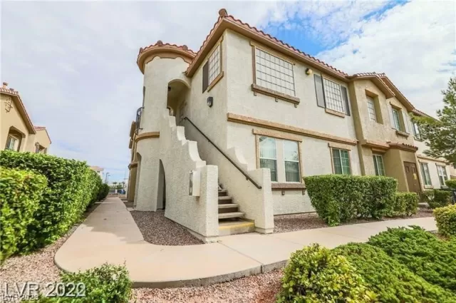 MLS: 2487569 Condo For Sale