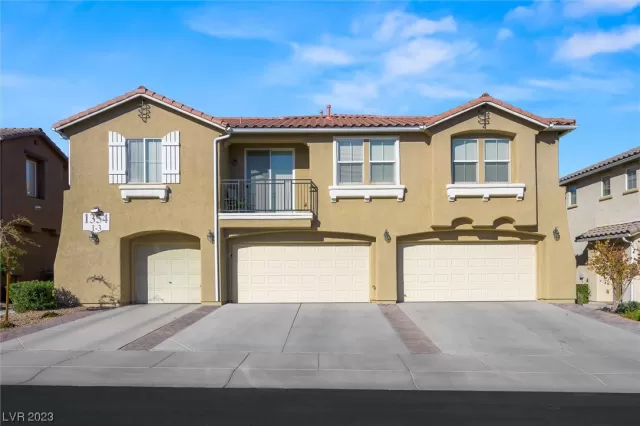 MLS: 2487580 Condo For Sale