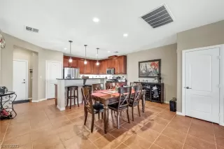 Photo #5: 2487580 Listing