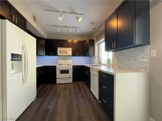 Photo #3: 2487584 Listing 