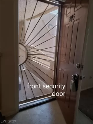 Photo #1: 2487601 Listing 