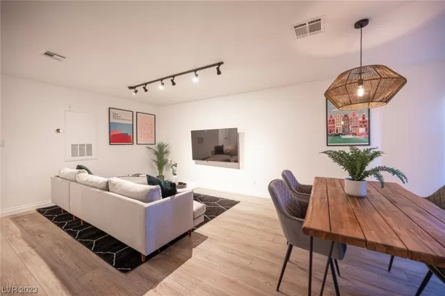 MLS: 2487614 Condo For Sale