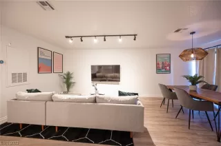 Photo #2: 2487614 Listing 