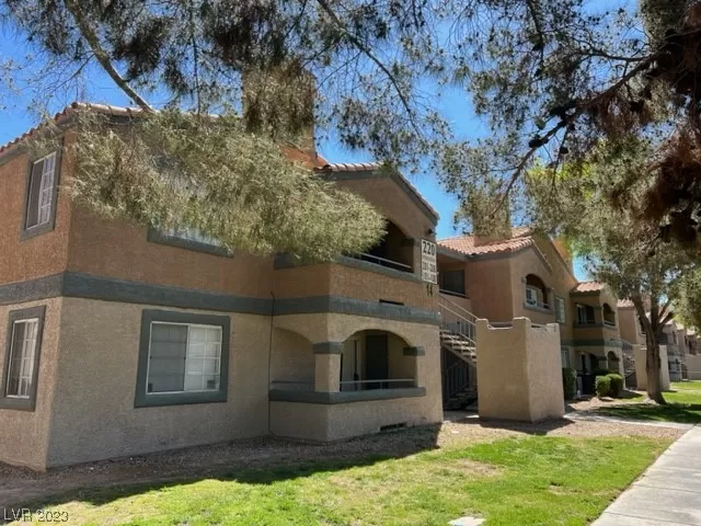 MLS: 2487615 Condo For Sale