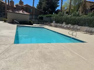 Photo #1: 2487615 Listing