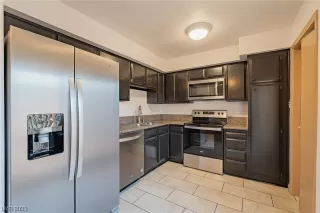 Photo #5: 2487618 Listing 