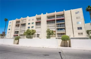 Photo #1: 2487627 Listing