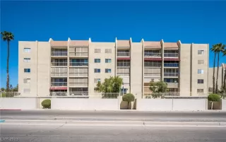 Photo #2: 2487627 Listing