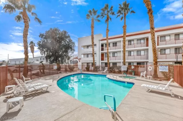 MLS: 2487659 Condo For Sale