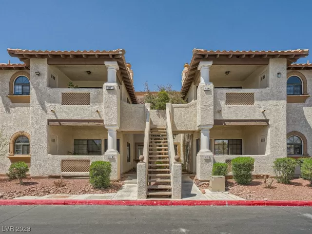 MLS: 2487667 Condo For Sale