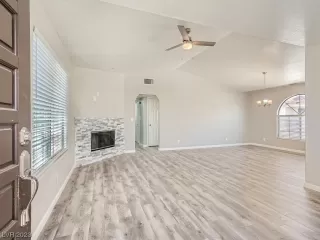 Photo #3: 2487667 Listing 