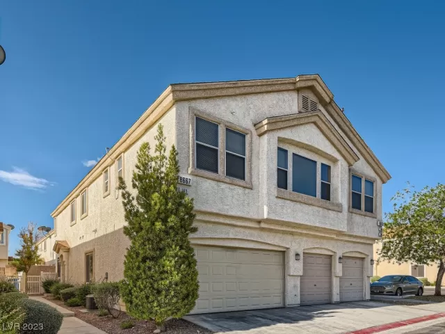 MLS: 2487704 Condo For Sale