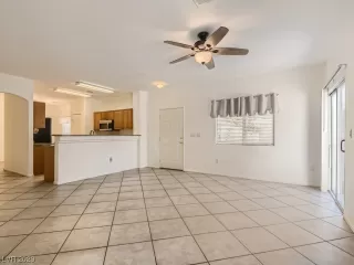 Photo #3: 2487704 Listing