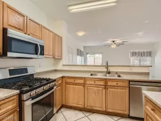 Photo #4: 2487704 Listing