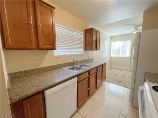 Photo #2: 2487709 Listing 