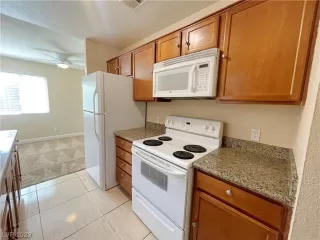 Photo #3: 2487709 Listing 