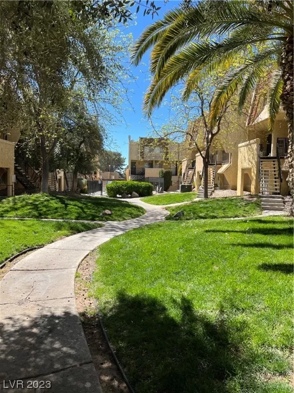 MLS: 2487711 Condo For Sale