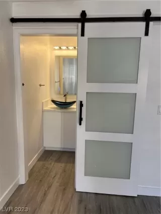 Photo #3: 2487711 Listing