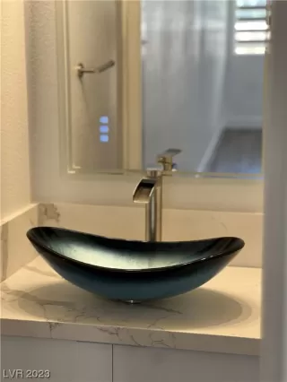 Photo #4: 2487711 Listing