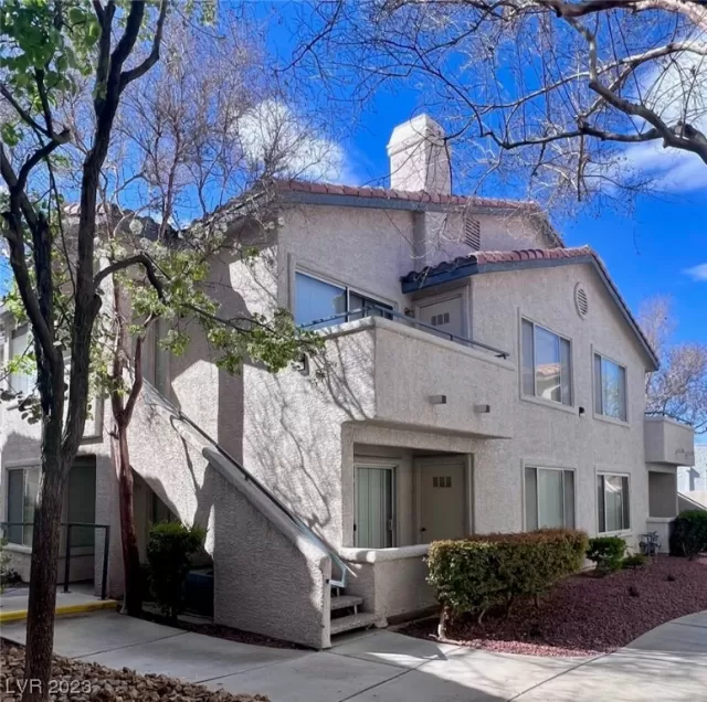 MLS: 2487755 Condo For Sale