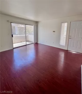 Photo #5: 2487755 Listing 