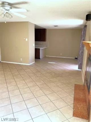 Photo #3: 2487764 Listing