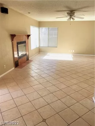 Photo #4: 2487764 Listing