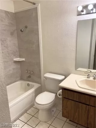 Photo #6: 2487764 Listing