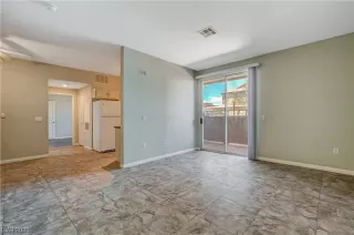 Photo #3: 2487771 Listing