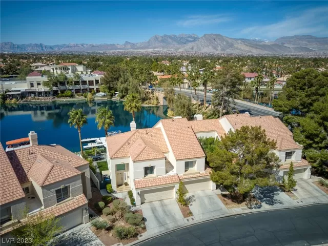 MLS: 2487794 Condo For Sale