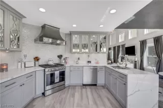 Photo #1: 2487794 Listing 