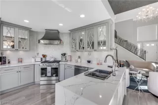 Photo #2: 2487794 Listing 