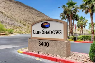 Photo #3: 2487802 Listing