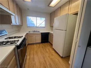 Photo #5: 2487820 Listing 